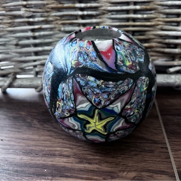 ILLuminating candle company round candle when lite looks like stained glass - Picture 5 of 6